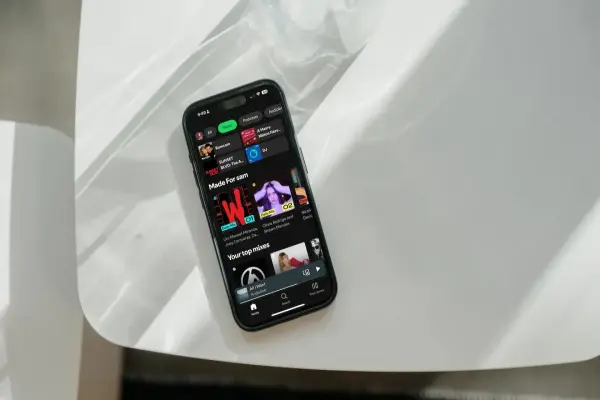 Spotify cuối cùng cũng cho phép bạn ngăn chặn các bài hát đơn lẻ 'lây nhiễm' vào danh sách phát của bạn